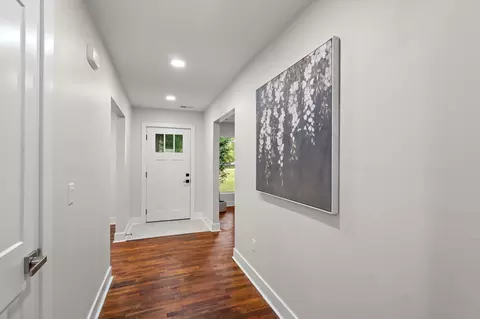Entry Way - 1435 S Fairway Ave, Springfield, MO 65804 photo 2 of 3