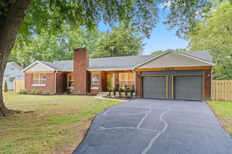 Exterior - 1435 S Fairway Ave, Springfield, MO 65804 photo 3 of 10