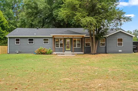 Exterior - 1435 S Fairway Ave, Springfield, MO 65804 photo 8 of 10