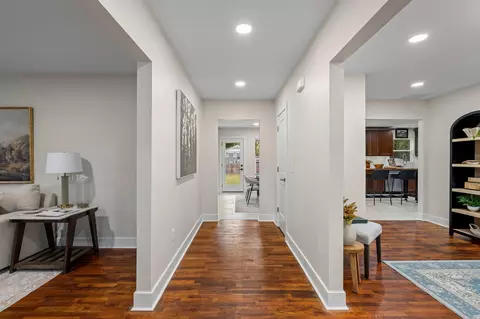 Entry Way - 1435 S Fairway Ave, Springfield, MO 65804 photo 1 of 3