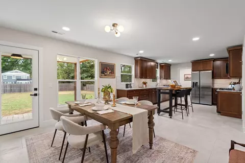 Dining - 1435 S Fairway Ave, Springfield, MO 65804 photo 1 of 2