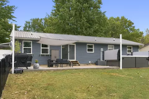 Exterior - 1501 Ford Dr, Aurora, MO 65605 photo 7 of 13