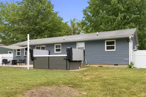 Exterior - 1501 Ford Dr, Aurora, MO 65605 photo 9 of 13