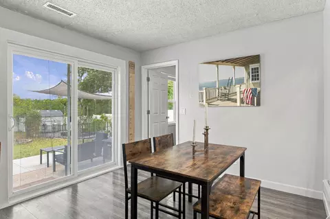 Dining - 1501 Ford Dr, Aurora, MO 65605 photo 2 of 2