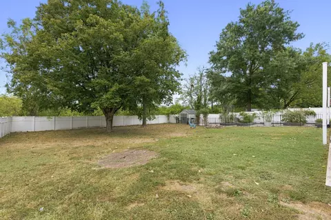Exterior - 1501 Ford Dr, Aurora, MO 65605 photo 11 of 13