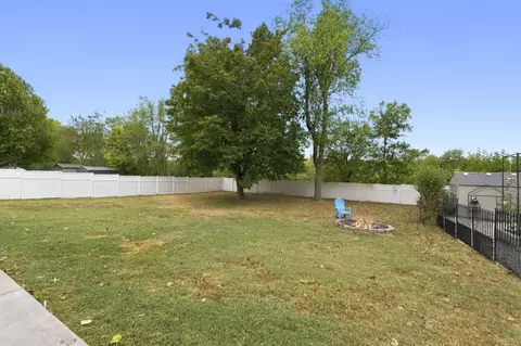 Exterior - 1501 Ford Dr, Aurora, MO 65605 photo 10 of 13