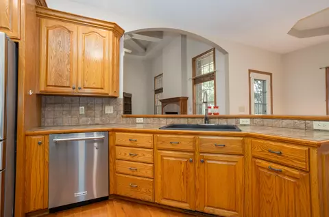 Kitchen - 1284 Evington Ct, Springfield, MO 65803 photo 4 of 5