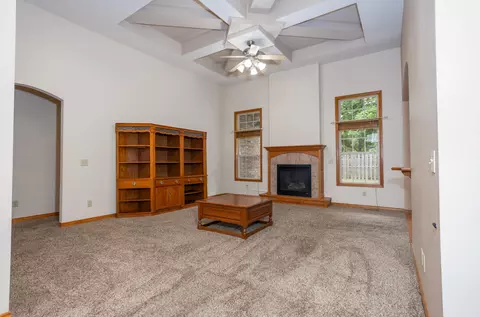 Living - 1284 Evington Ct, Springfield, MO 65803 photo 4 of 5