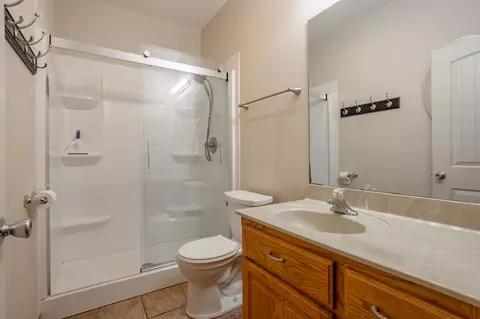 Bath - 1284 Evington Ct, Springfield, MO 65803 photo 1 of 2
