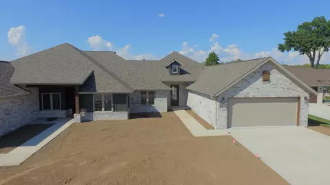 2423 E Swallow St, Springfield, MO 65804 photo 2