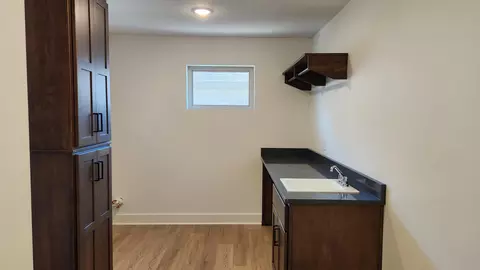 2423 E Swallow St, Springfield, MO 65804 photo 9