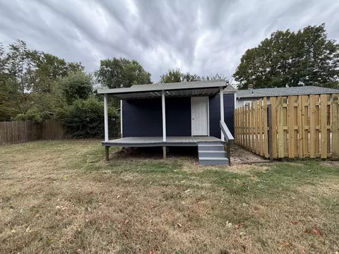 Exterior - 2336 N Johnston Ave, Springfield, MO 65803 photo 7 of 10