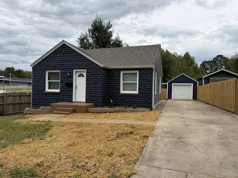 Exterior - 2336 N Johnston Ave, Springfield, MO 65803 photo 3 of 10
