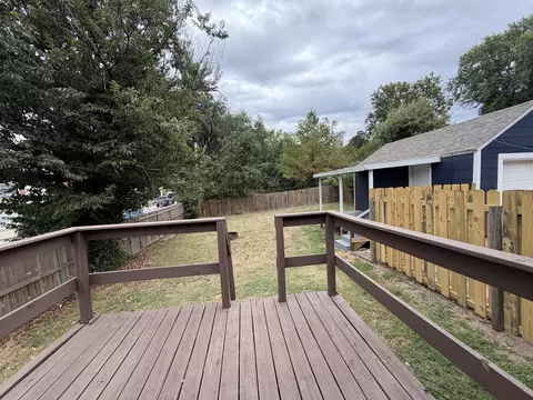 Exterior - 2336 N Johnston Ave, Springfield, MO 65803 photo 5 of 10