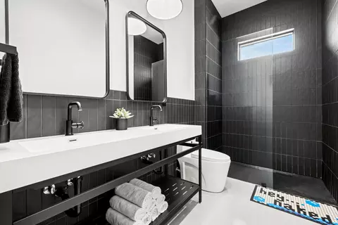 Bath - 861 Bantry Ct, Nixa, MO 65714 photo 8 of 10