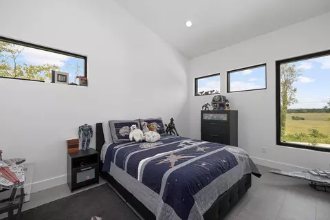 Bedroom - 861 Bantry Ct, Nixa, MO 65714 photo 3 of 4