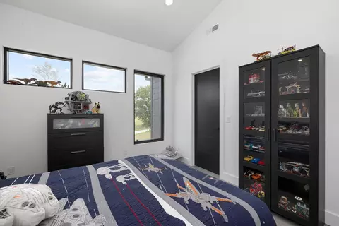 Bedroom - 861 Bantry Ct, Nixa, MO 65714 photo 4 of 4