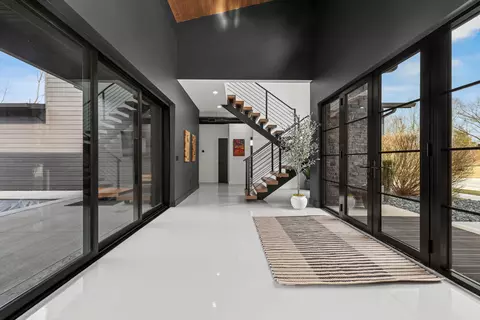 Entry Way - 861 Bantry Ct, Nixa, MO 65714 photo 4 of 10