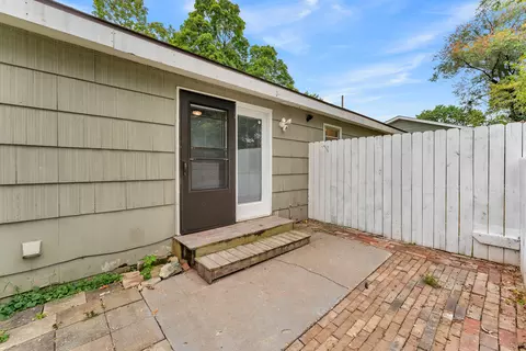 Exterior - 2643 E Belmont St, Springfield, MO 65802 photo 4 of 8