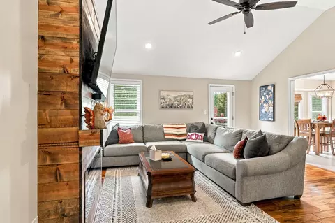 Living - 720 Lone Hickory Rd, Ozark, MO 65721 photo 3 of 3