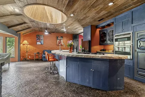 Kitchen - 2829 S Lone Pine Ave, Springfield, MO 65804 photo 11 of 13