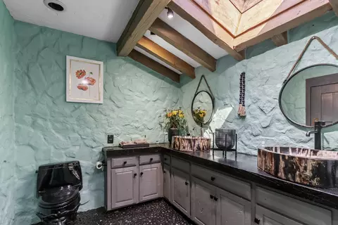Bath - 2829 S Lone Pine Ave, Springfield, MO 65804 photo 8 of 9