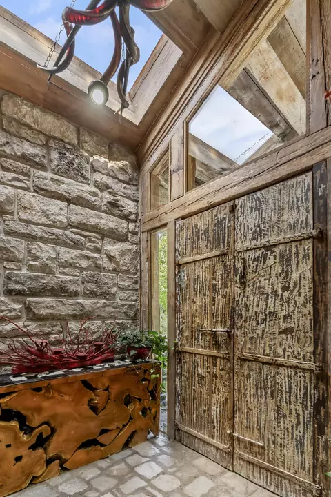 Entry Way - 2829 S Lone Pine Ave, Springfield, MO 65804 photo 5 of 15
