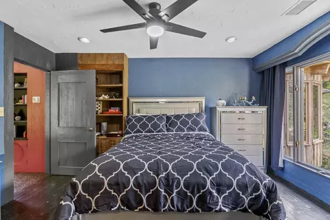 Bedroom - 2829 S Lone Pine Ave, Springfield, MO 65804 photo 2 of 10