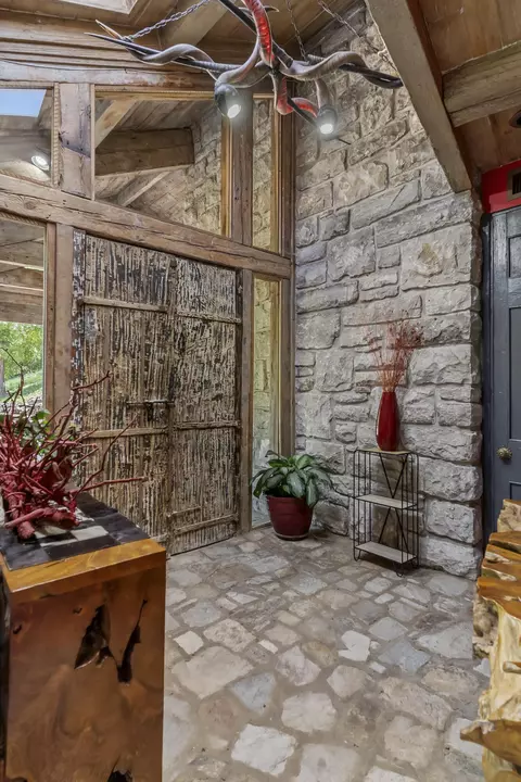 Entry Way - 2829 S Lone Pine Ave, Springfield, MO 65804 photo 3 of 15