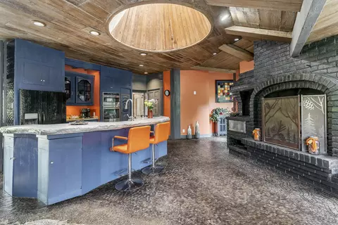 Kitchen - 2829 S Lone Pine Ave, Springfield, MO 65804 photo 10 of 13