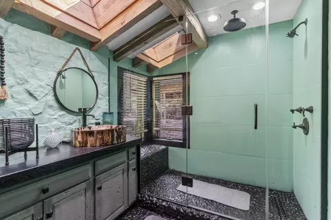 Bath - 2829 S Lone Pine Ave, Springfield, MO 65804 photo 7 of 9
