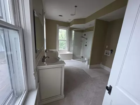 Bath - 245 N Clay St, Marshfield, MO 65706 photo 3 of 6