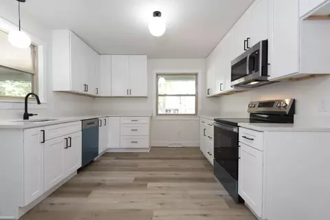 Kitchen - 2456 S Ferguson Ave, Springfield, MO 65807 photo 5 of 5