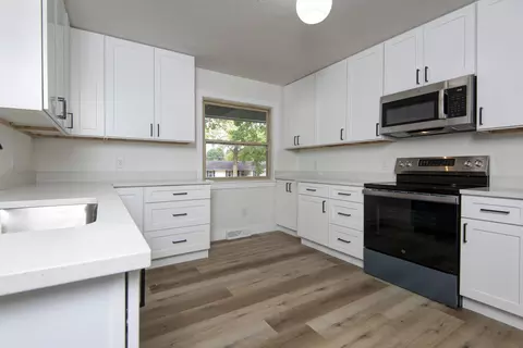 Kitchen - 2456 S Ferguson Ave, Springfield, MO 65807 photo 2 of 5