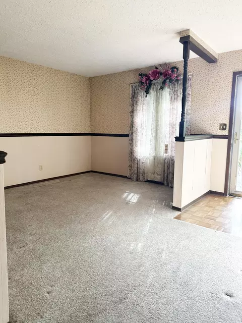 Living - 5758 S Kimbrough Ave, Springfield, MO 65810 photo 1 of 2