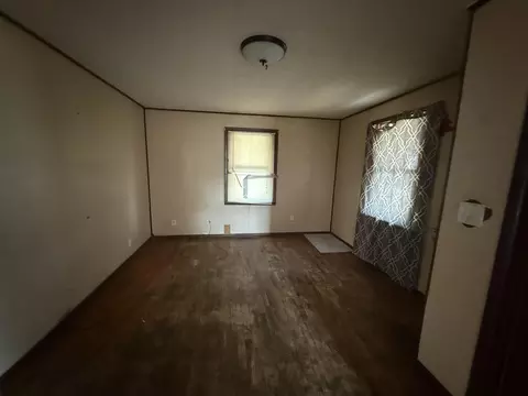 Living - 1701 W Chestnut St, Springfield, MO 65802 photo 3 of 3