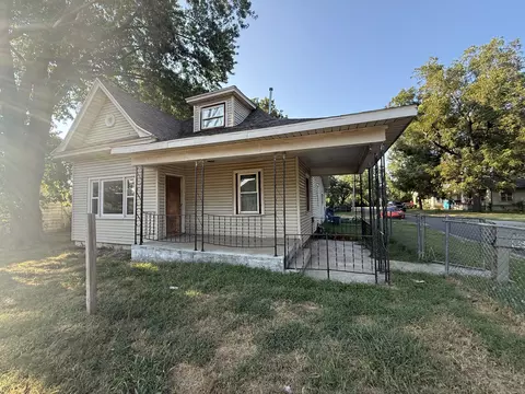 Exterior - 1701 W Chestnut St, Springfield, MO 65802 photo 4 of 4