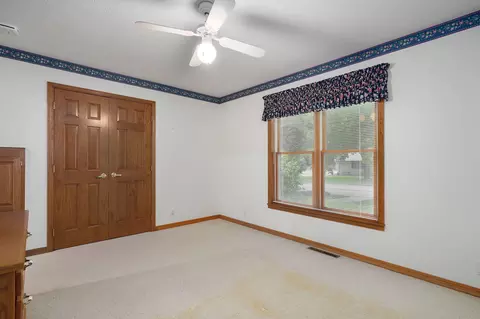 Bedroom - 1401 Dierker Dr, Monett, MO 65708 photo 2 of 5