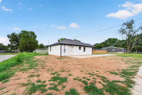 Exterior - 1451 N Lexington Ave, Springfield, MO 65802 photo 10 of 12