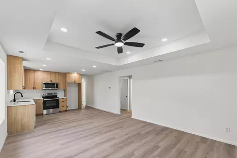 Living - 1451 N Lexington Ave, Springfield, MO 65802 photo 3 of 4