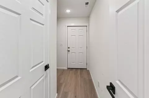 Entry Way - 1451 N Lexington Ave, Springfield, MO 65802 photo 1 of 1