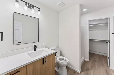Bath - 1451 N Lexington Ave, Springfield, MO 65802 photo 1 of 8