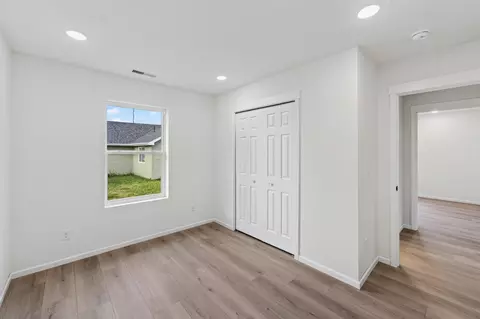 Bedroom - 1451 N Lexington Ave, Springfield, MO 65802 photo 5 of 8