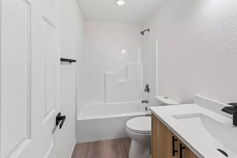 Bath - 1451 N Lexington Ave, Springfield, MO 65802 photo 8 of 8