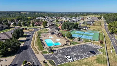 View/Area - 1065 W Gaslight Dr, Springfield, MO 65810 photo 6 of 7