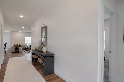 Entry Way - 1065 W Gaslight Dr, Springfield, MO 65810 photo 1 of 3