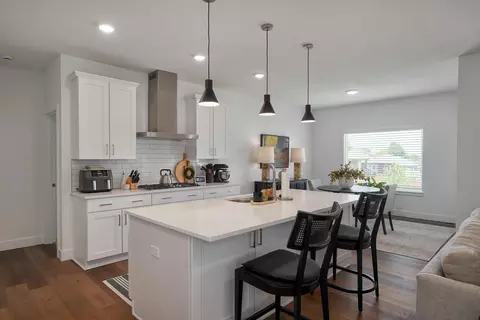 Kitchen - 1065 W Gaslight Dr, Springfield, MO 65810 photo 1 of 5
