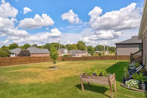 Exterior - 1065 W Gaslight Dr, Springfield, MO 65810 photo 10 of 10