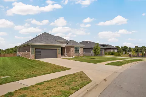 Other - 1065 W Gaslight Dr, Springfield, MO 65810 photo 1 of 7