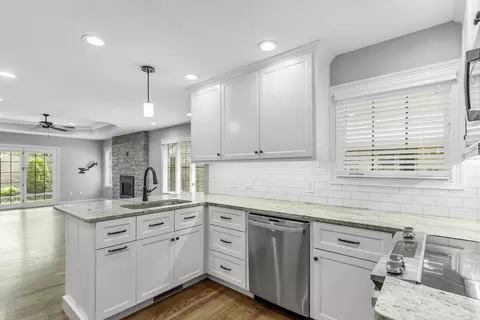 Kitchen - 3141 E Mimosa St #C, Springfield, MO 65804 photo 5 of 6